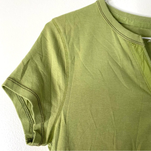 Eddie Bauer Green Button V-Neck Henley Tee NWT - Picture 2 of 5